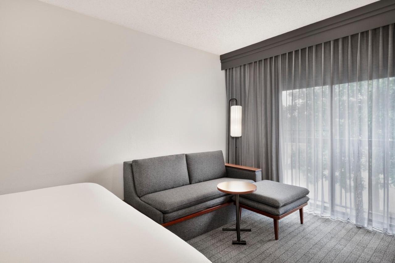 Готель Courtyard By Marriott Memphis Airport Екстер'єр фото