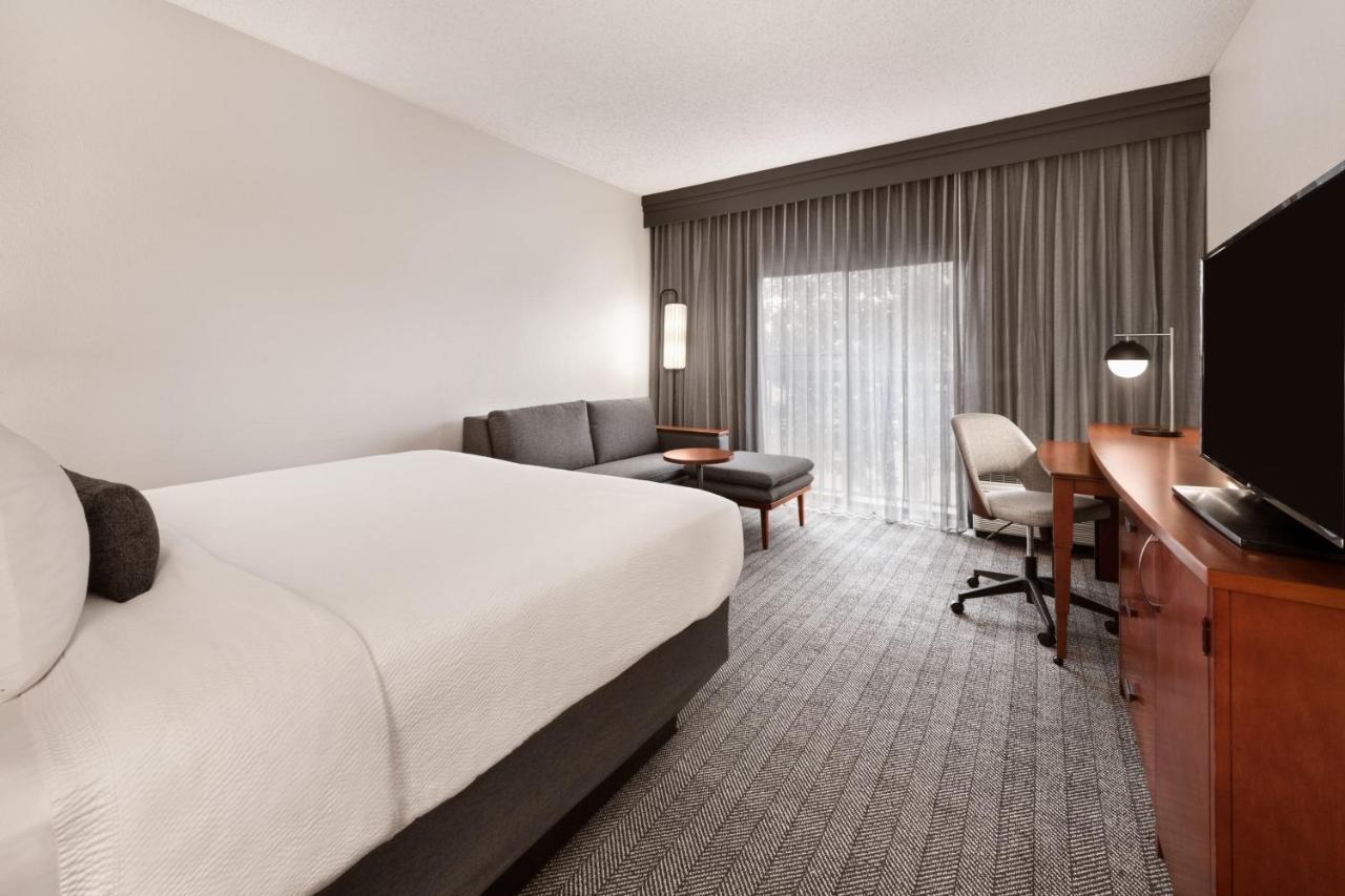 Готель Courtyard By Marriott Memphis Airport Екстер'єр фото