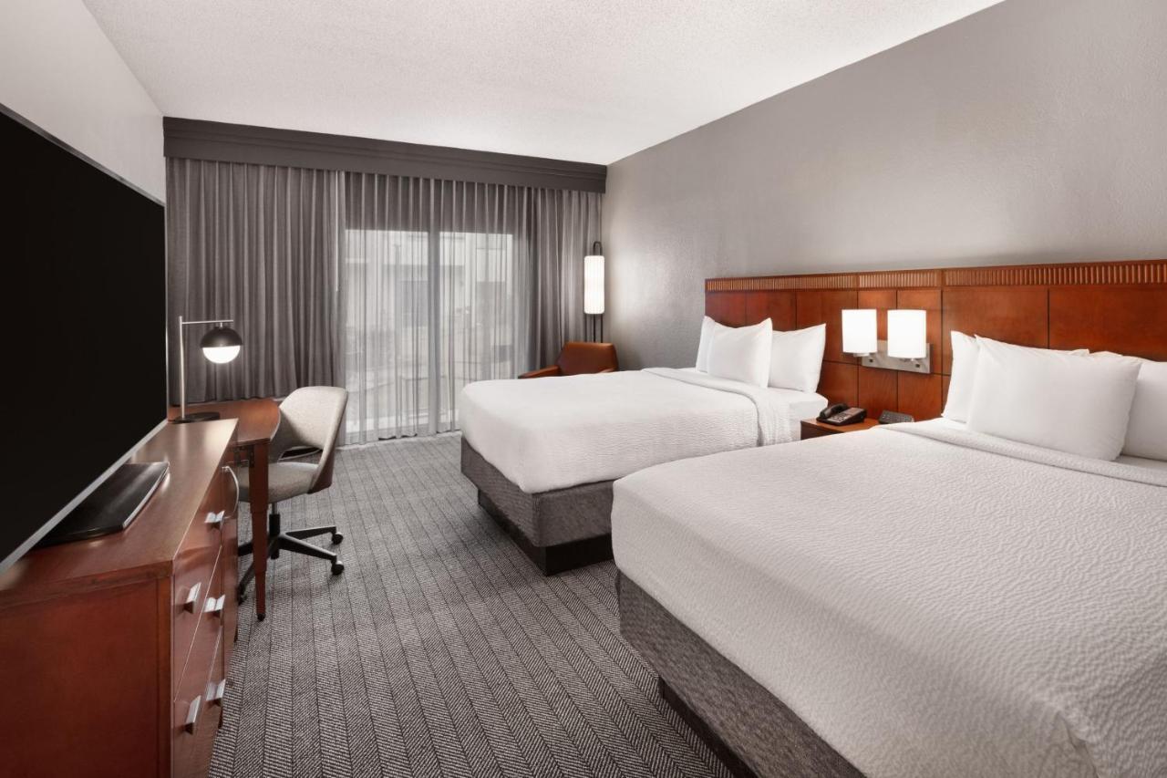 Готель Courtyard By Marriott Memphis Airport Екстер'єр фото