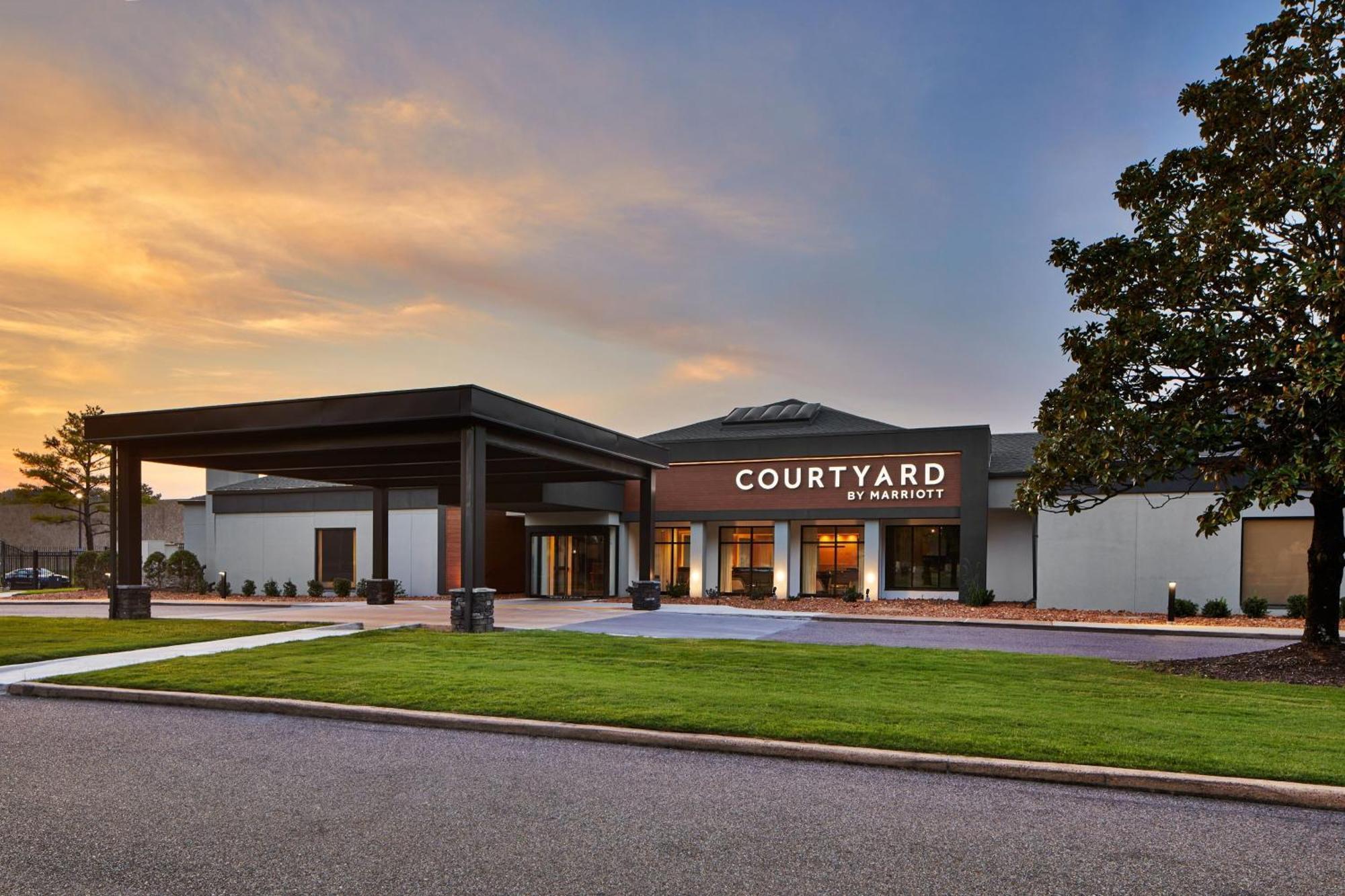 Готель Courtyard By Marriott Memphis Airport Екстер'єр фото