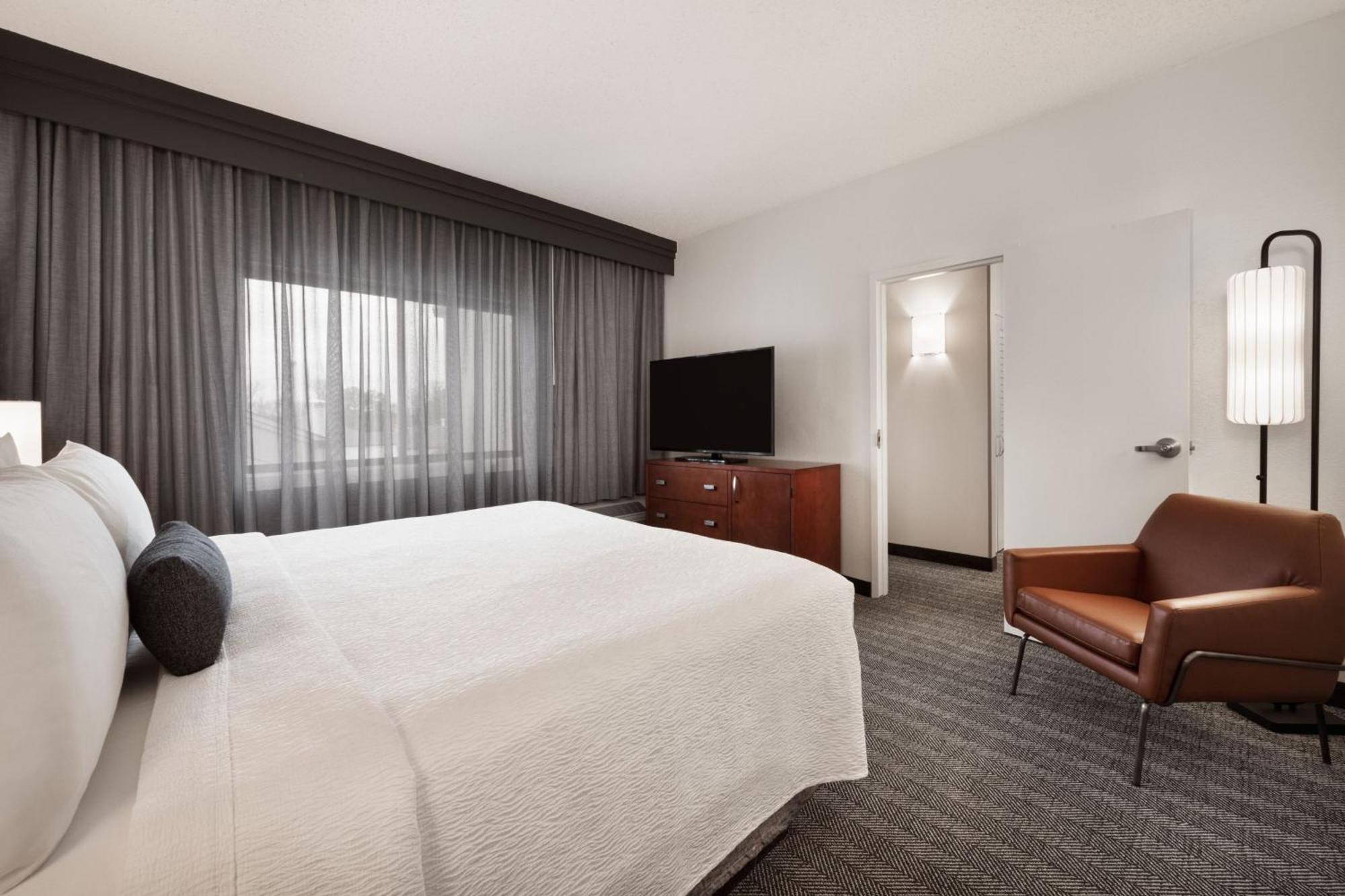Готель Courtyard By Marriott Memphis Airport Екстер'єр фото