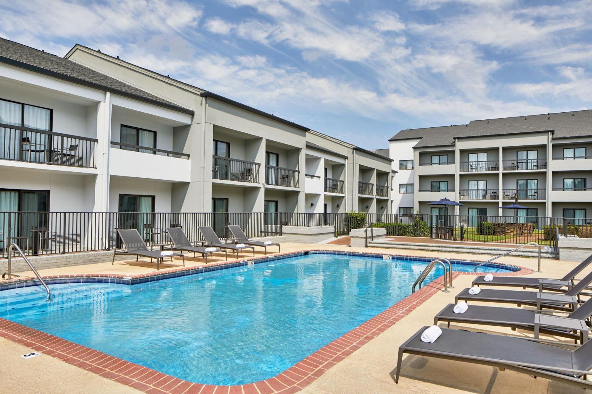 Готель Courtyard By Marriott Memphis Airport Екстер'єр фото