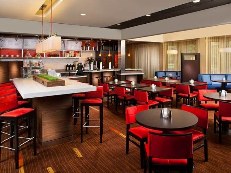 Готель Courtyard By Marriott Memphis Airport Екстер'єр фото